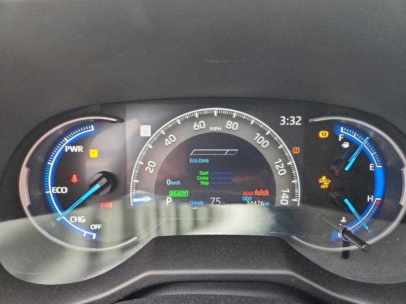 2024 TOYOTA RAV4 HYBRID XLE 9