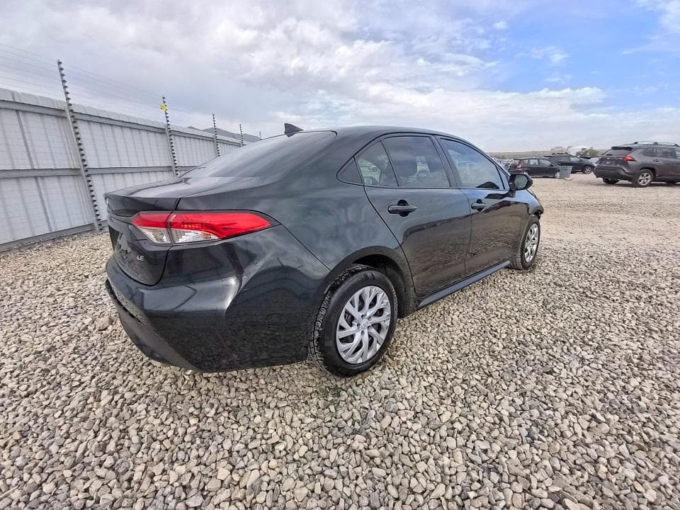2022 TOYOTA COROLLA LE 3