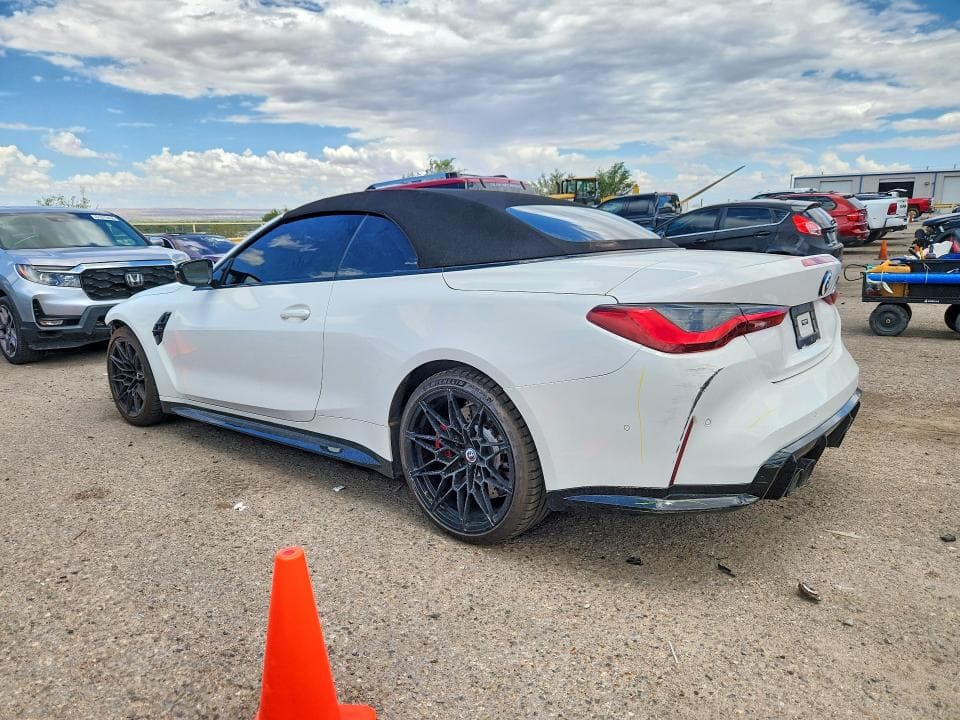 2022 BMW M4 COMPETITION 2