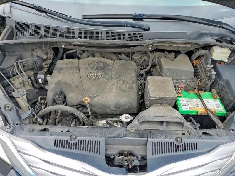 2017 TOYOTA SIENNA XLE 7-PASSENGER 12