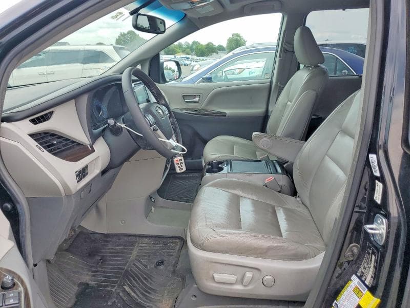 2017 TOYOTA SIENNA XLE 7-PASSENGER 7