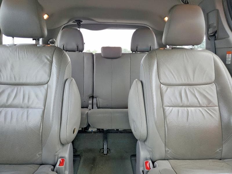 2017 TOYOTA SIENNA XLE 7-PASSENGER 10