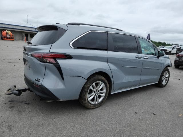 2022 TOYOTA SIENNA XLE XLE 3