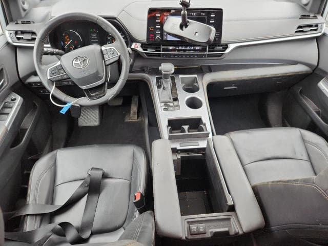 2022 TOYOTA SIENNA XLE XLE 8