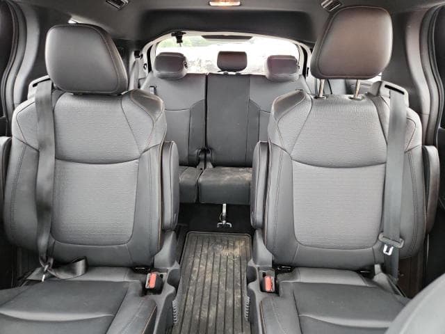 2022 TOYOTA SIENNA XLE XLE 10