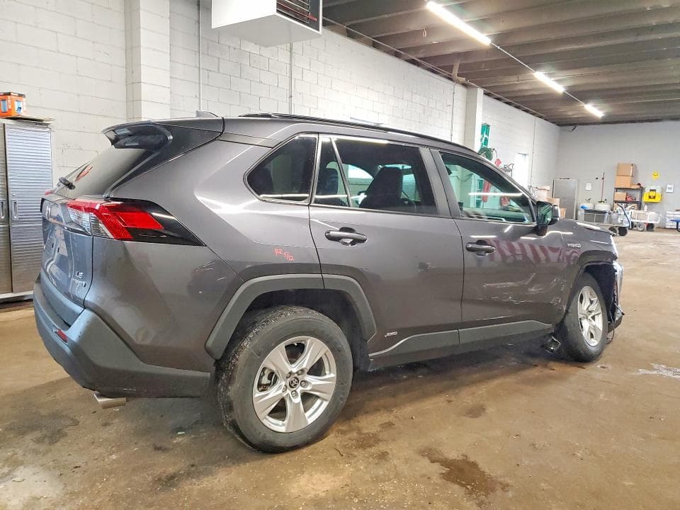 2021 TOYOTA RAV4 LE 3