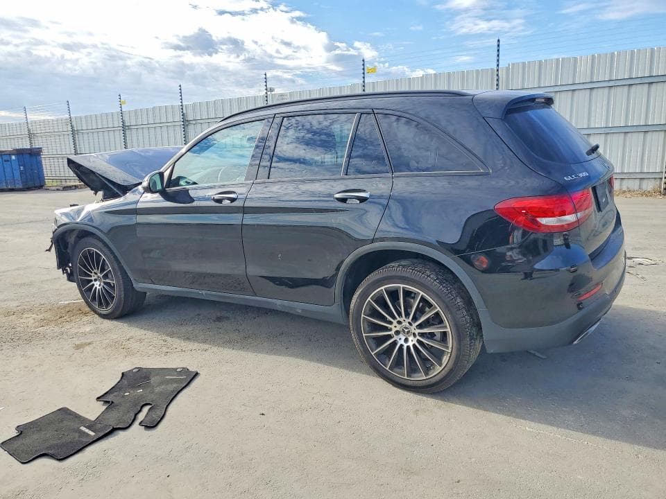 2018 MERCEDES-BENZ GLC 300 2