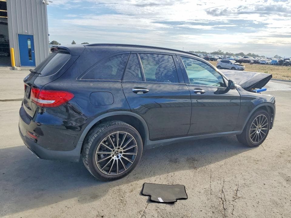 2018 MERCEDES-BENZ GLC 300 3