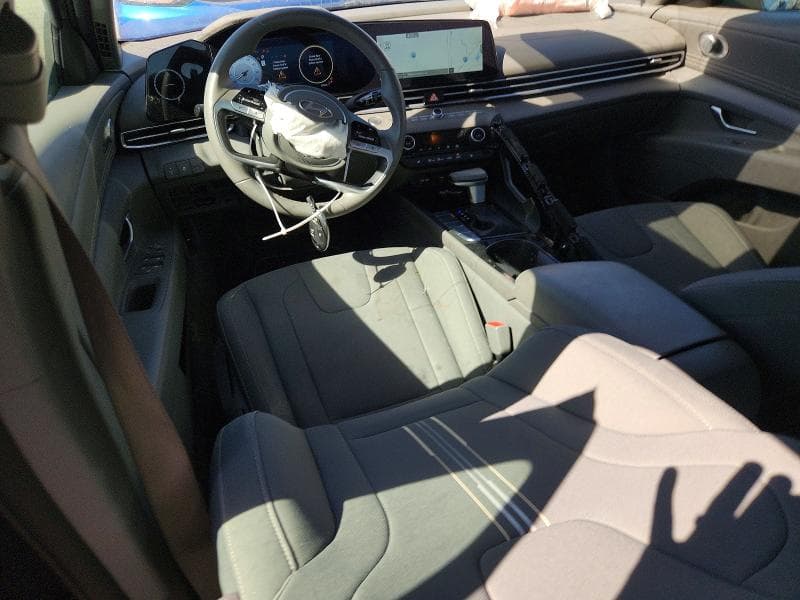 2025 HYUNDAI ELANTRA SEL 8
