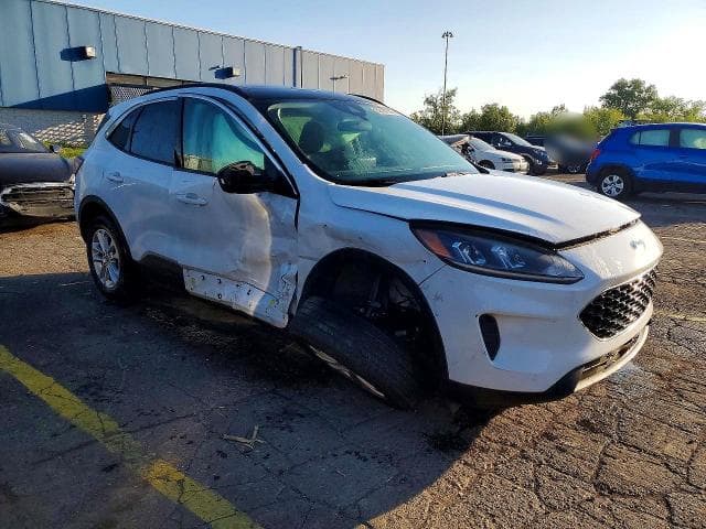 2020 FORD ESCAPE SE 4