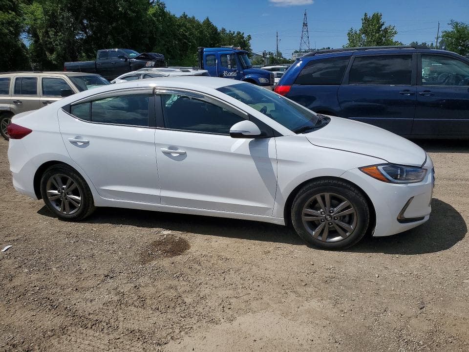 2017 HYUNDAI ELANTRA SE 4