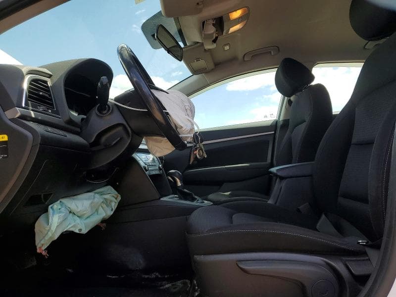 2017 HYUNDAI ELANTRA SE 7