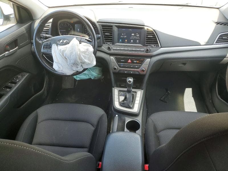 2017 HYUNDAI ELANTRA SE 8