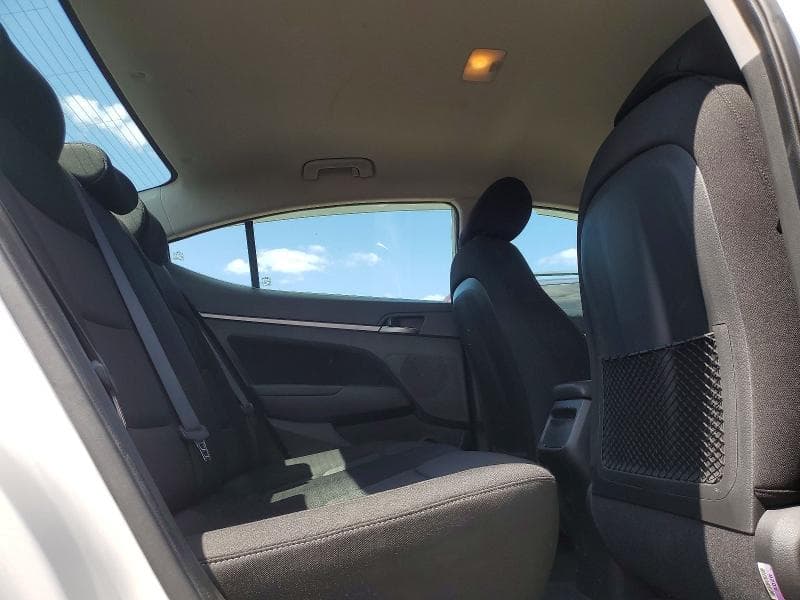 2017 HYUNDAI ELANTRA SE 10