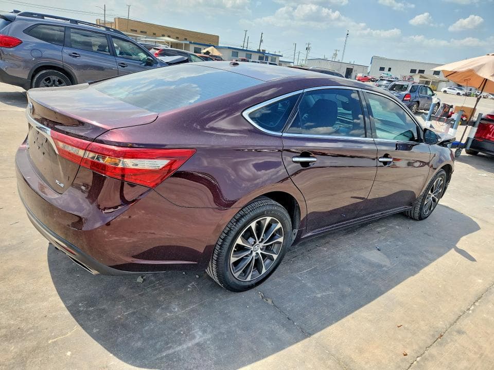 2018 TOYOTA AVALON XLE 3