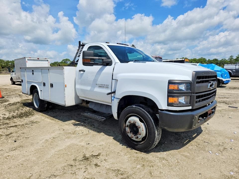 2019 CHEVROLET SILVERADO MEDIUM DUTY 4