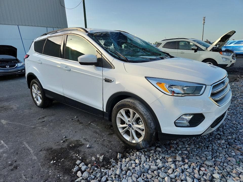 2018 FORD ESCAPE SE 4