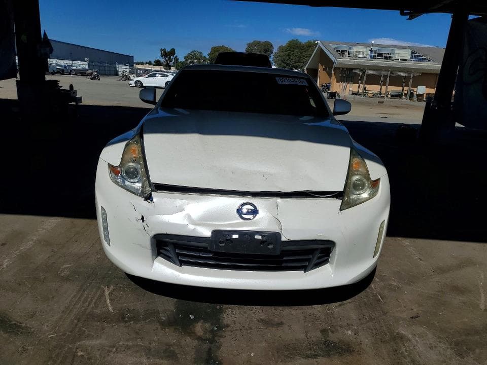 2017 NISSAN 370Z BASE 5