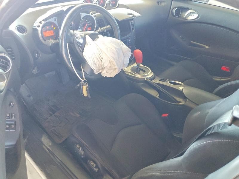 2017 NISSAN 370Z BASE 8