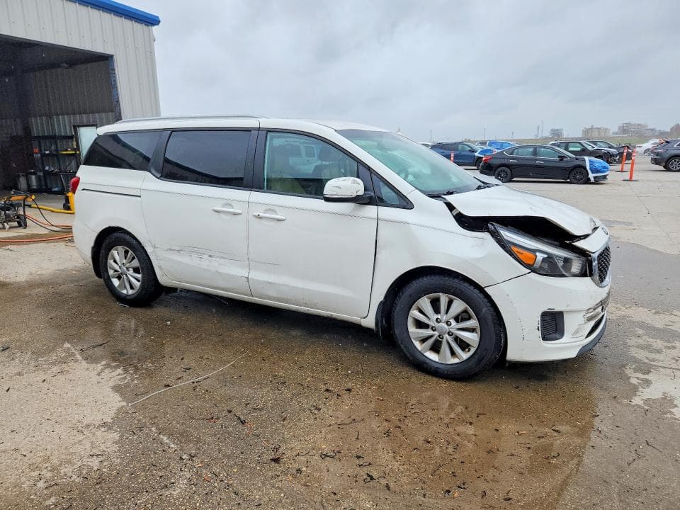 2017 KIA SEDONA LX 4