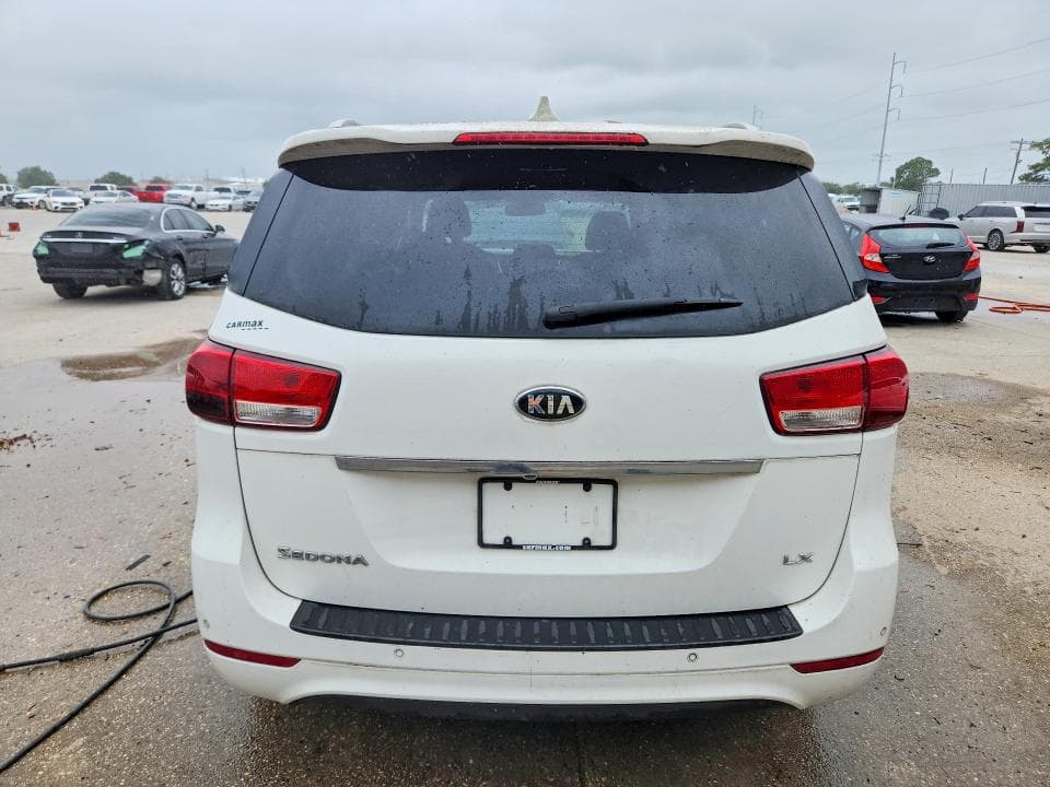 2017 KIA SEDONA LX 6