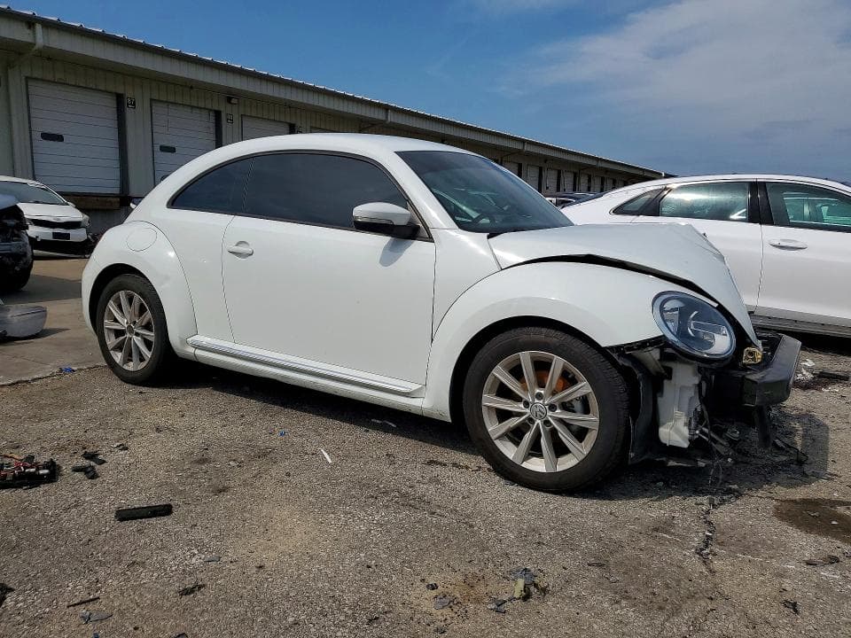 2018 VOLKSWAGEN BEETLE S 4