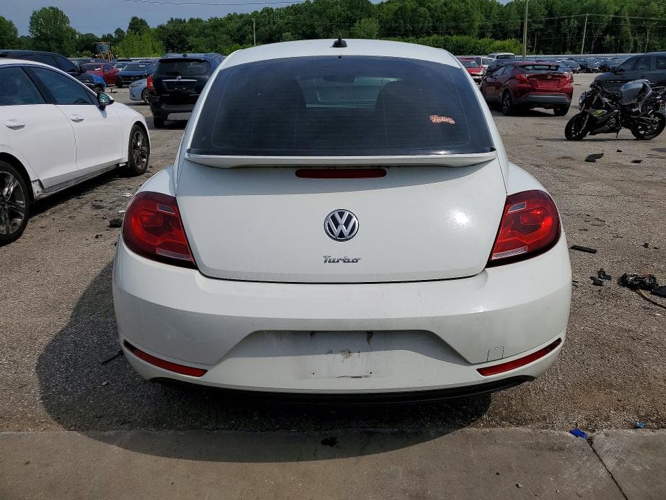 2018 VOLKSWAGEN BEETLE S 6