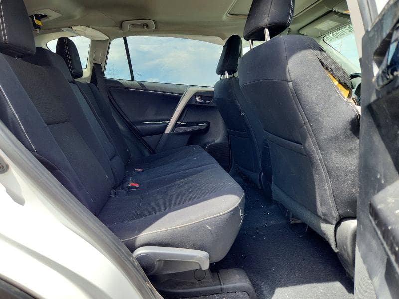 2017 TOYOTA RAV4 XLE 11