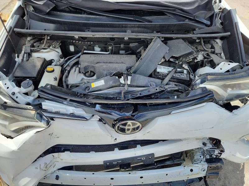 2017 TOYOTA RAV4 XLE 12