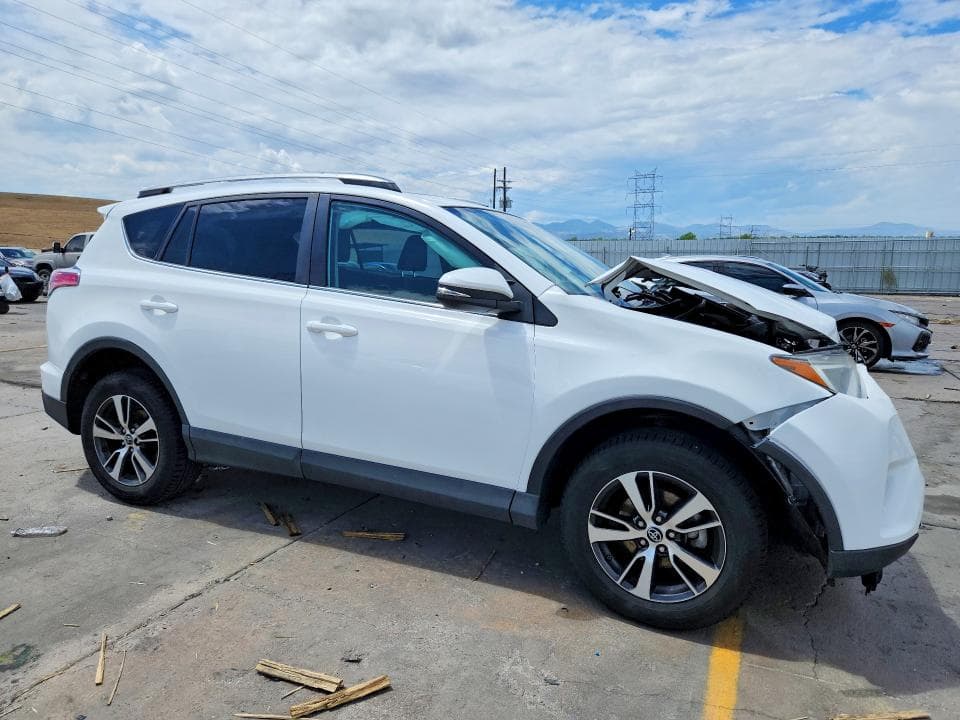2017 TOYOTA RAV4 XLE 4
