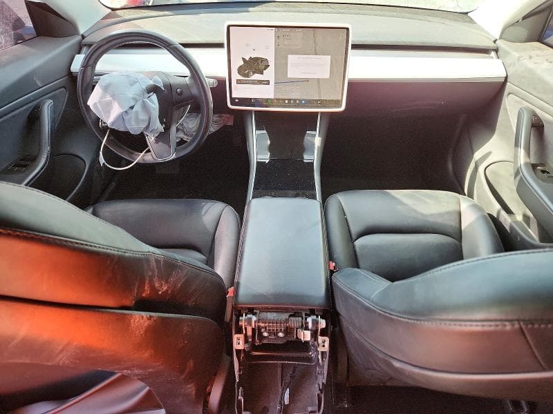 2018 TESLA MODEL 3 8