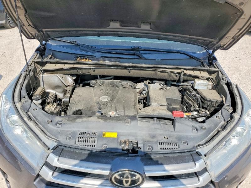 2019 TOYOTA HIGHLANDER XLE XLE 12