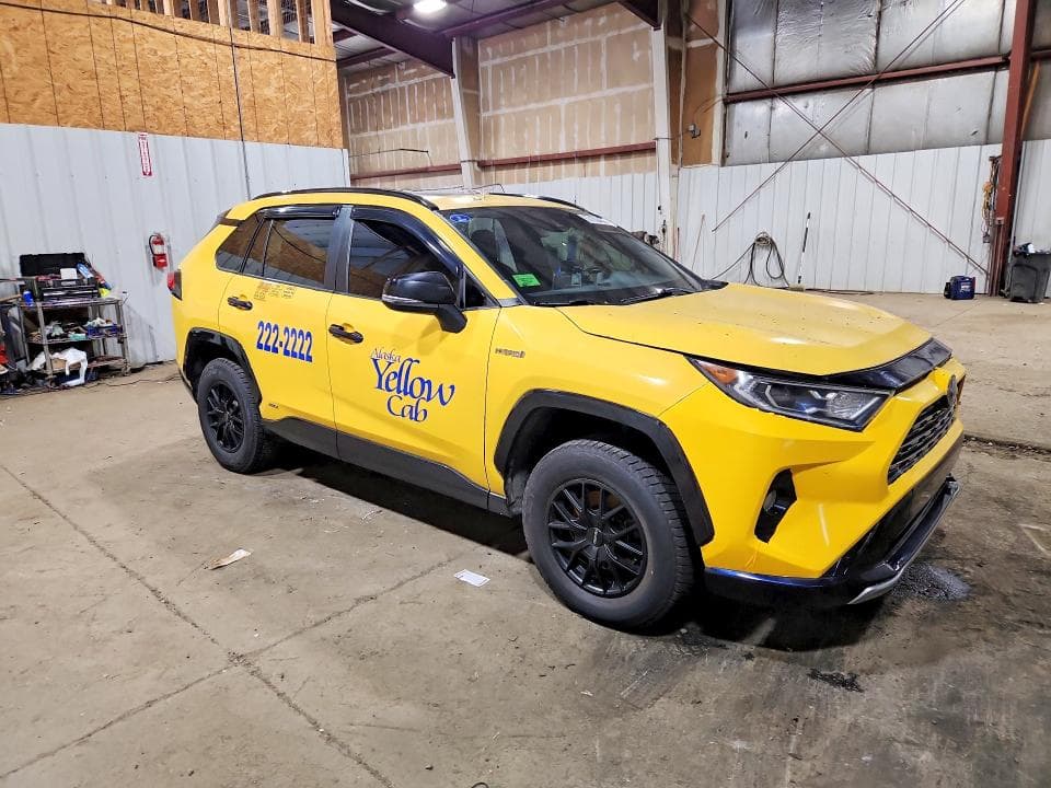 2019 TOYOTA RAV4 XSE 4