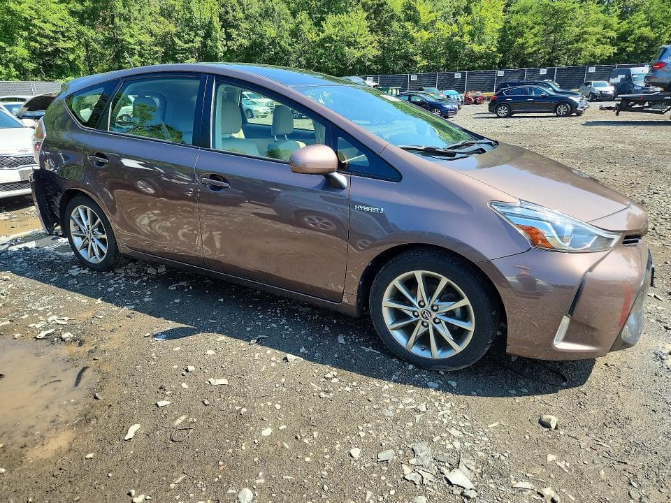 2017 TOYOTA PRIUS V FIVE 4