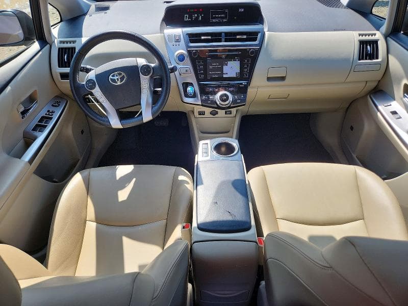 2017 TOYOTA PRIUS V FIVE 8