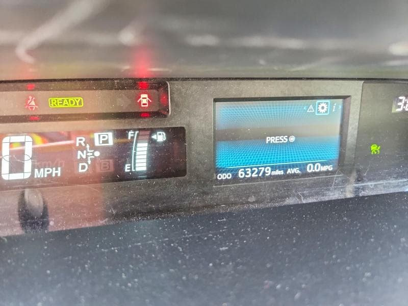 2017 TOYOTA PRIUS V FIVE 9