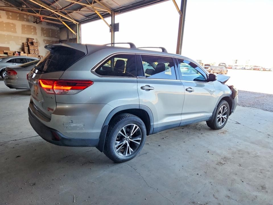 2019 TOYOTA HIGHLANDER HYBRID LE 3