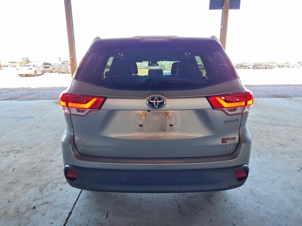 2019 TOYOTA HIGHLANDER HYBRID LE 6