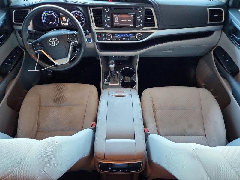 2019 TOYOTA HIGHLANDER HYBRID LE 8