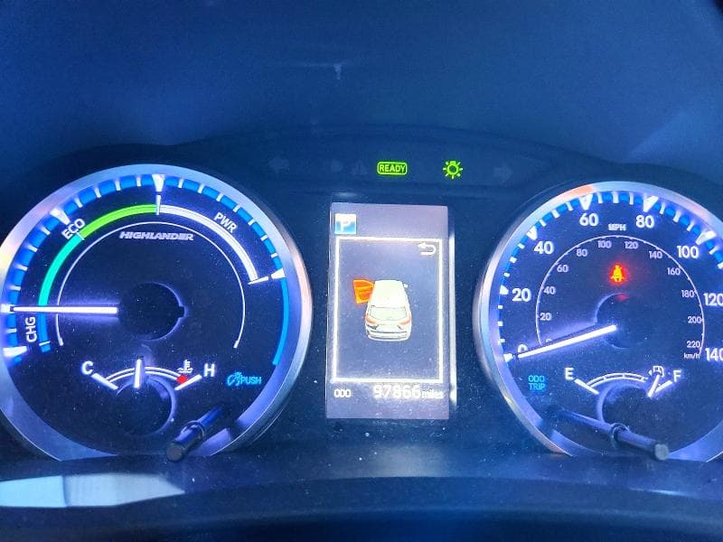 2019 TOYOTA HIGHLANDER HYBRID LE 9