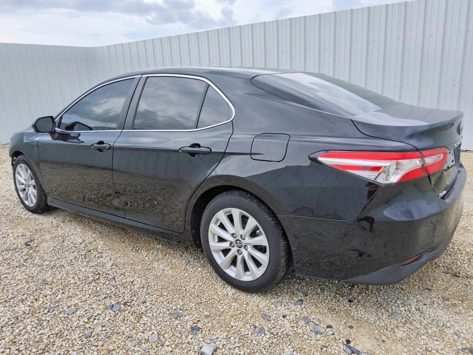 2018 TOYOTA CAMRY LE 2