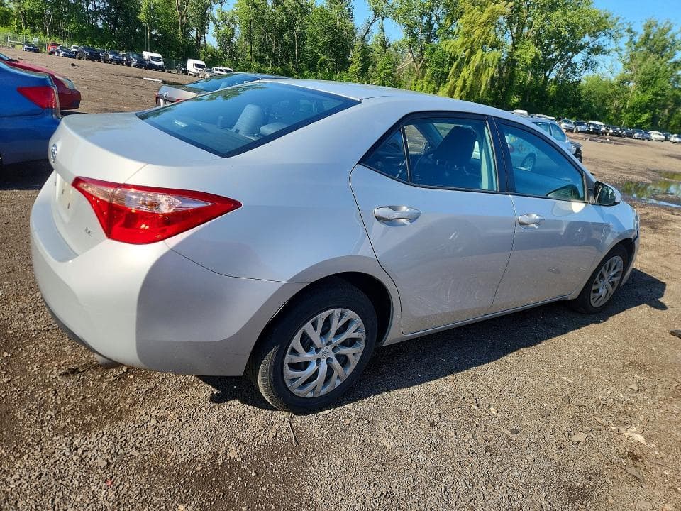 2018 TOYOTA COROLLA LE 3