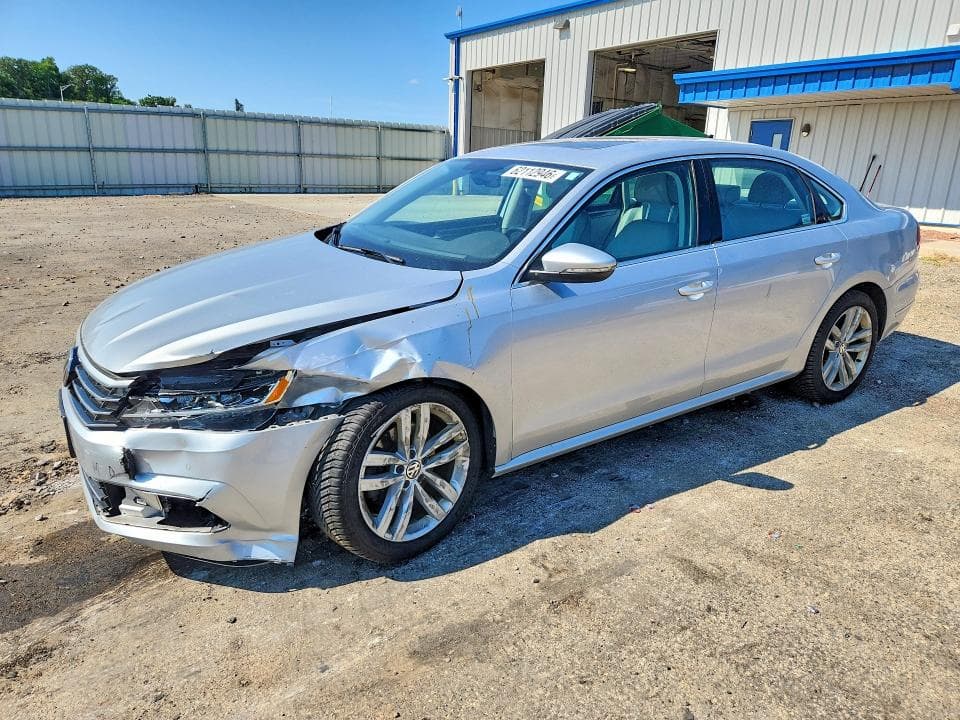 2018 VOLKSWAGEN PASSAT SE - 1
