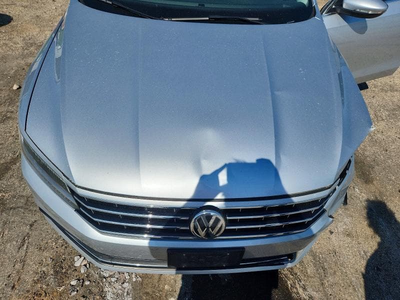 2018 VOLKSWAGEN PASSAT SE 11