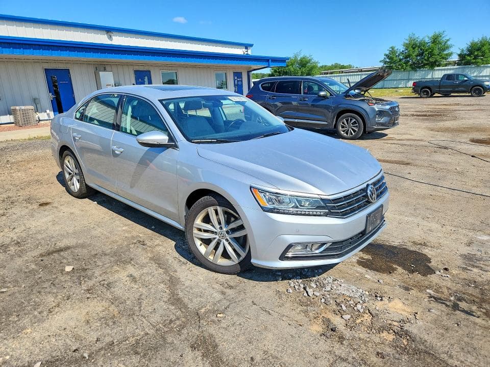 2018 VOLKSWAGEN PASSAT SE 4