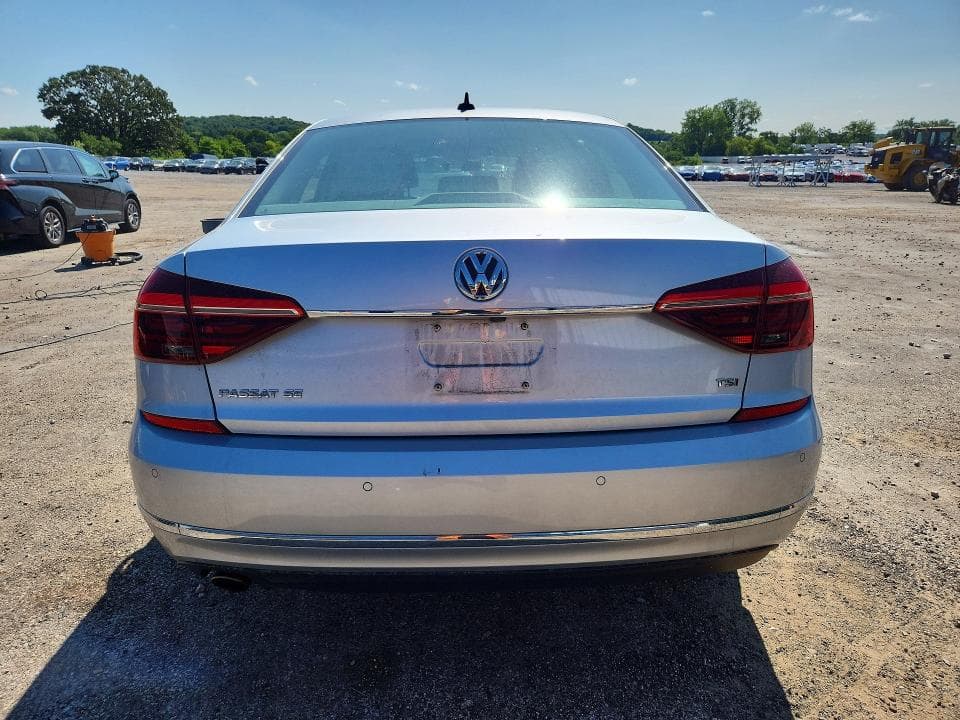 2018 VOLKSWAGEN PASSAT SE 6