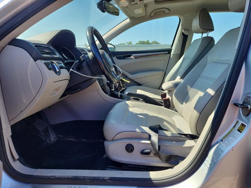 2018 VOLKSWAGEN PASSAT SE 7