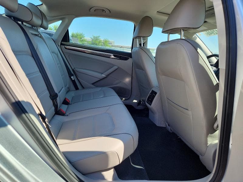 2018 VOLKSWAGEN PASSAT SE 10