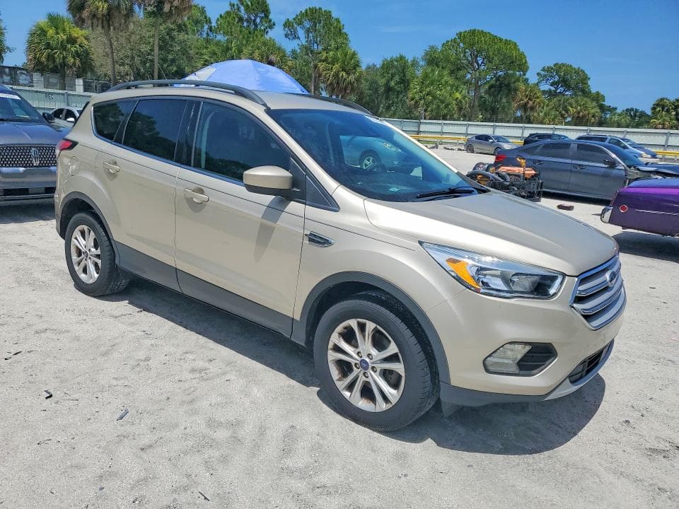 2018 FORD ESCAPE SE SE 4