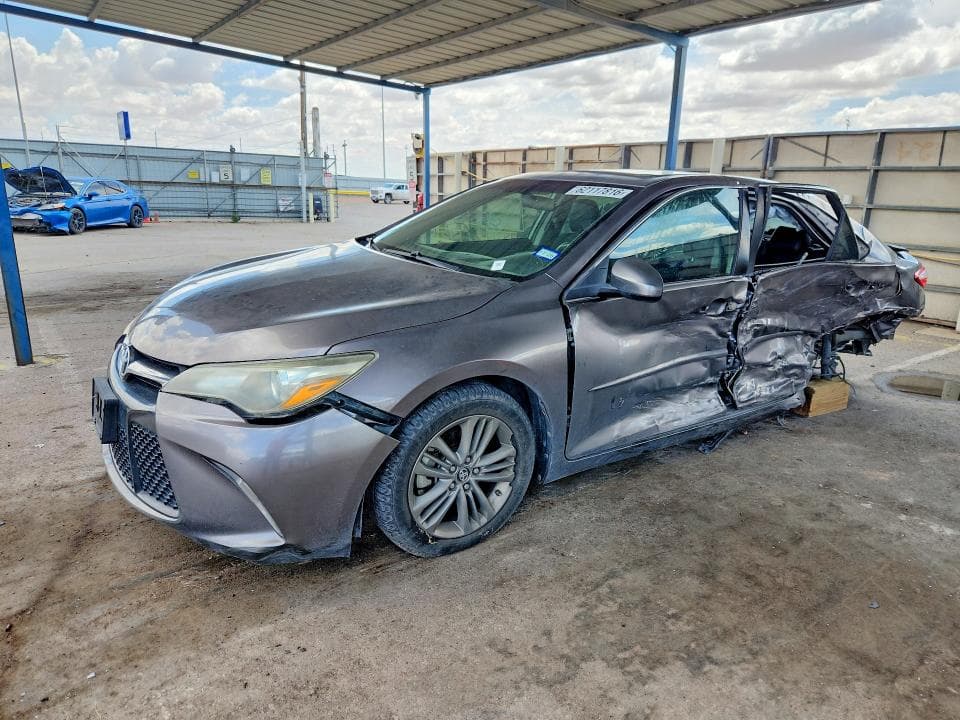 2017 TOYOTA CAMRY SE - 1